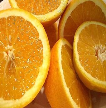Sạch mụn cám nhờ cam