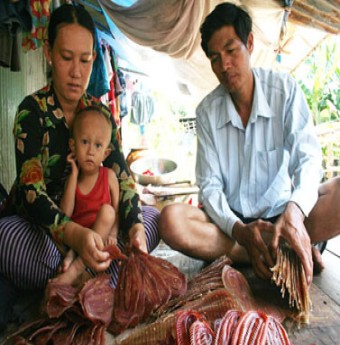 Đặc sản khô rắn miền Tây