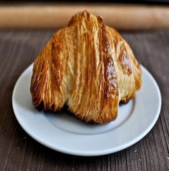 Làm bánh sừng bò cho cả nhà