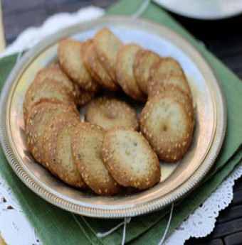 Làm bánh quy vừng giòn tan