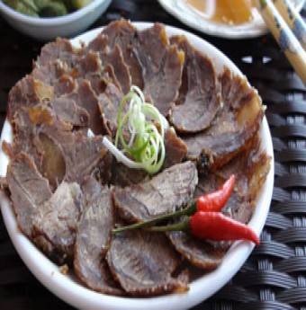 Đưa cơm với bò kho xứ Nghệ