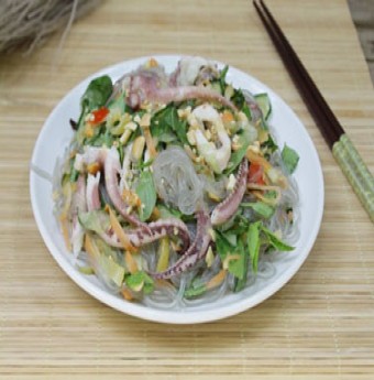 Miến trộn mực cho ngày oi bức