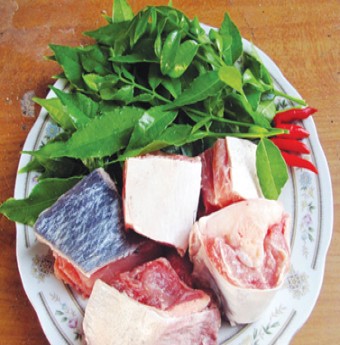Ngon miệng canh chua lá cóc