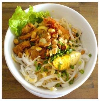 Đi ăn Mì Quảng ở sông Vệ