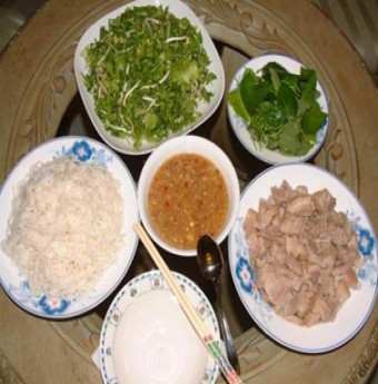Mắm nêm và mắm cá lòng tong của người Chăm