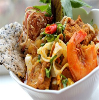 Tình quê trong món mì Quảng trộn