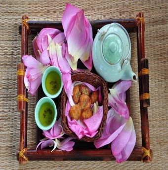 Thưởng trà tinh tế như "Chén trà sương" - Nguyễn Tuân
