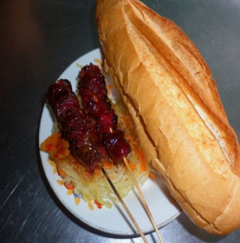 Nhớ ăn bánh mì lạp xưởng bò An Giang