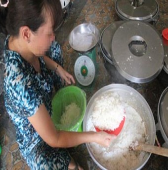 Hoảng hồn với bột ngâm gạo làm cơm nở gấp đôi