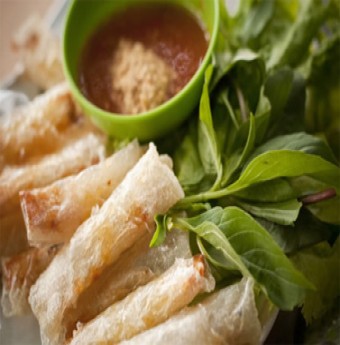 Tinh tế như bánh tráng đất Quảng