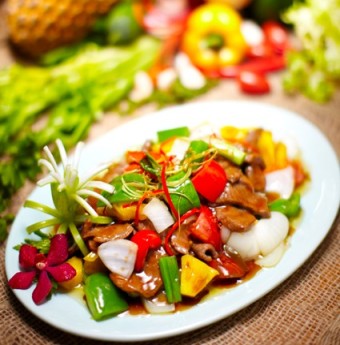 Thịt bò xào ớt cay