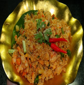 Tự làm cơm chiên tôm cua chống ngấy