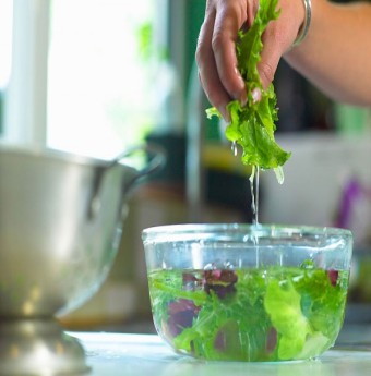 Cách rửa rau đảm bảo vệ sinh an toàn thực phẩm