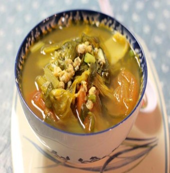 Đổi vị với canh hến nấu dưa cải chua