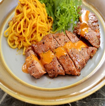 Ngày đầu năm với món thăn lợn nướng tiêu