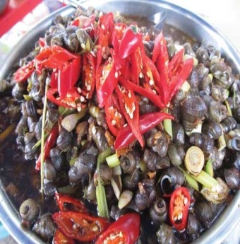 Về Đà Nẵng thưởng thức "mít trộn và ốc hút"