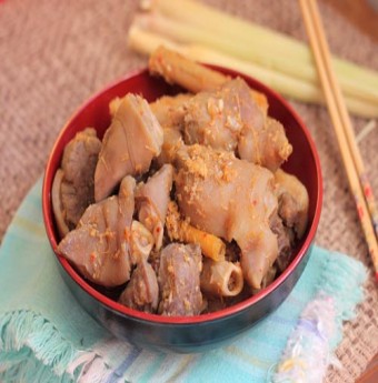 Hấp dẫn với móng giò kho sả ớt