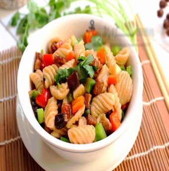 Nui xào thập cẩm cho bé yêu