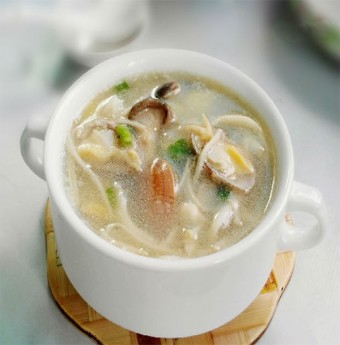 Thanh đạm canh nghêu nấu nấm