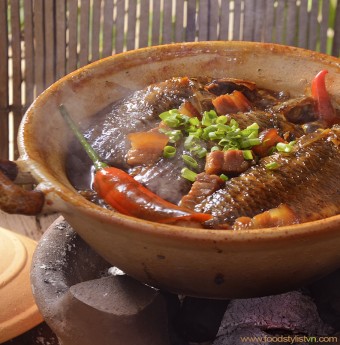 Ngon cơm với cá rô kho thịt ba rọi
