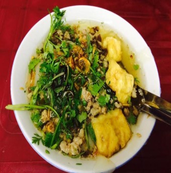 Hai quán bánh đúc nóng dân dã ngon nức tiếng ở Hà Nội