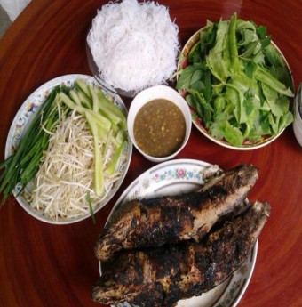 Về ngoại ăn cá lóc nướng trui