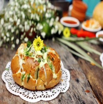 Thơm lừng bánh mì hoa trong ngõ nhỏ Hà Nội