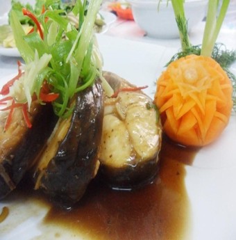 Chữa bệnh với cá trắm đen