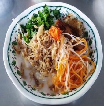 Về miền Tây nhớ ăn "bánh tằm bì"