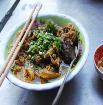 Bún xáo gân - món ăn lạ ở Sài Gòn