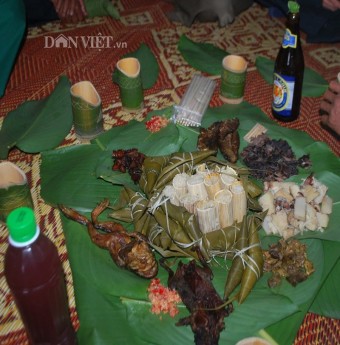 Độc đáo món bánh cuốt nơi rừng Trường Sơn