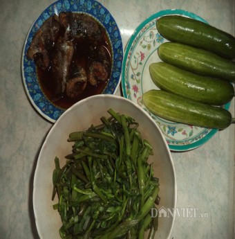 Món cá rô đồng kho lạt chấm rau