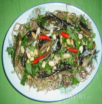 Lươn đồng trộn gỏi miền Tây
