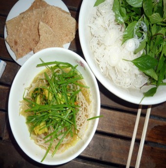 Thưởng thức phở sắn cá lóc đồng ở Quảng Nam