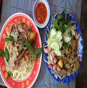 Quán cơm gà lừng danh ở Phú Yên