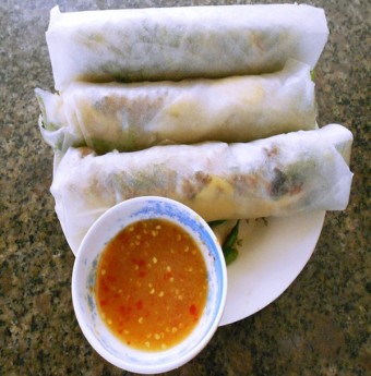 Về Bình Định đừng quên ăn bánh cuốn Tây Sơn