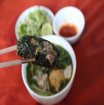 Quán bánh đa cua ăn rau đã đủ no