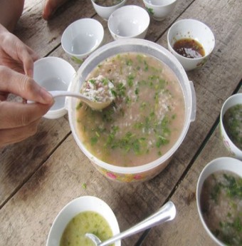 Đến biển Nam Du thưởng thức cháo nhum