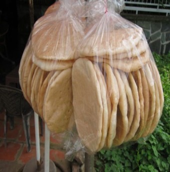 Hương vị Tết qua chiếc bánh phồng Bến Tre