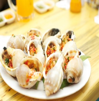 Khám phá những con phố ẩm thực ở Sài Gòn