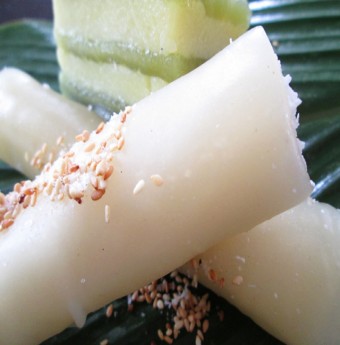 Bánh ướt ngọt nhân đậu xanh - đặc sản xứ dừa