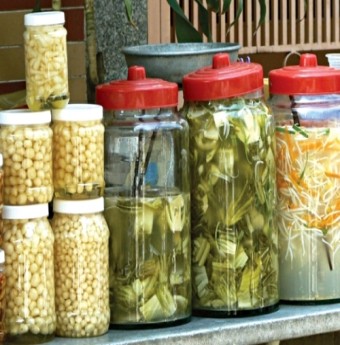 Ăn nhiều dưa muối, cà muối sẽ tăng nguy cơ ung thư trực tràng