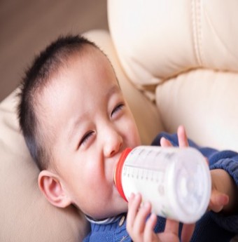 Uống sữa nhiều trẻ có cao?