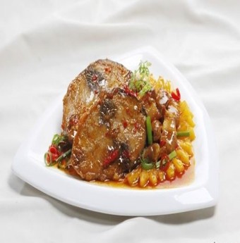 Cá ngừ kho nước mía
