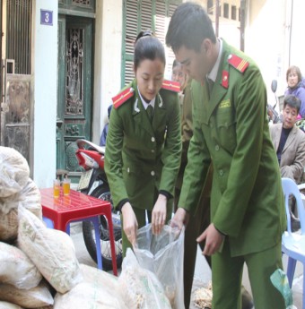 HN: Bán thực phẩm bẩn sẽ bị “bêu tên” trên loa phường