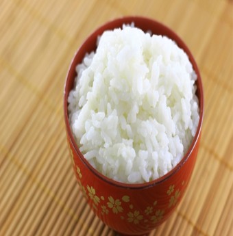Làm thế nào để cơm ko bị thiu trong mùa hè