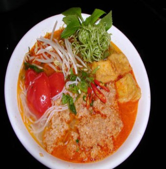 Hấp dẫn bún riêu cua ở Uông Bí, Quảng Ninh