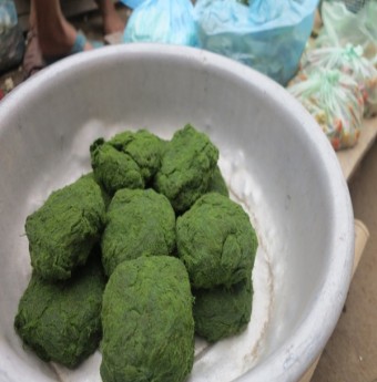 Thử thưởng thức món rêu nướng – Đặc sản của người Tày ở tỉnh Hà Giang