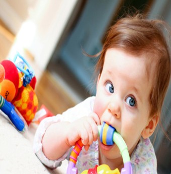 Tâm sự của một bé gái 18 tháng tuổi có bà mẹ quá lười, đọc xong cười muốn rớt quai hàm