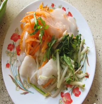 Về Cần Thơ thưởng thức bánh đúc mặn
